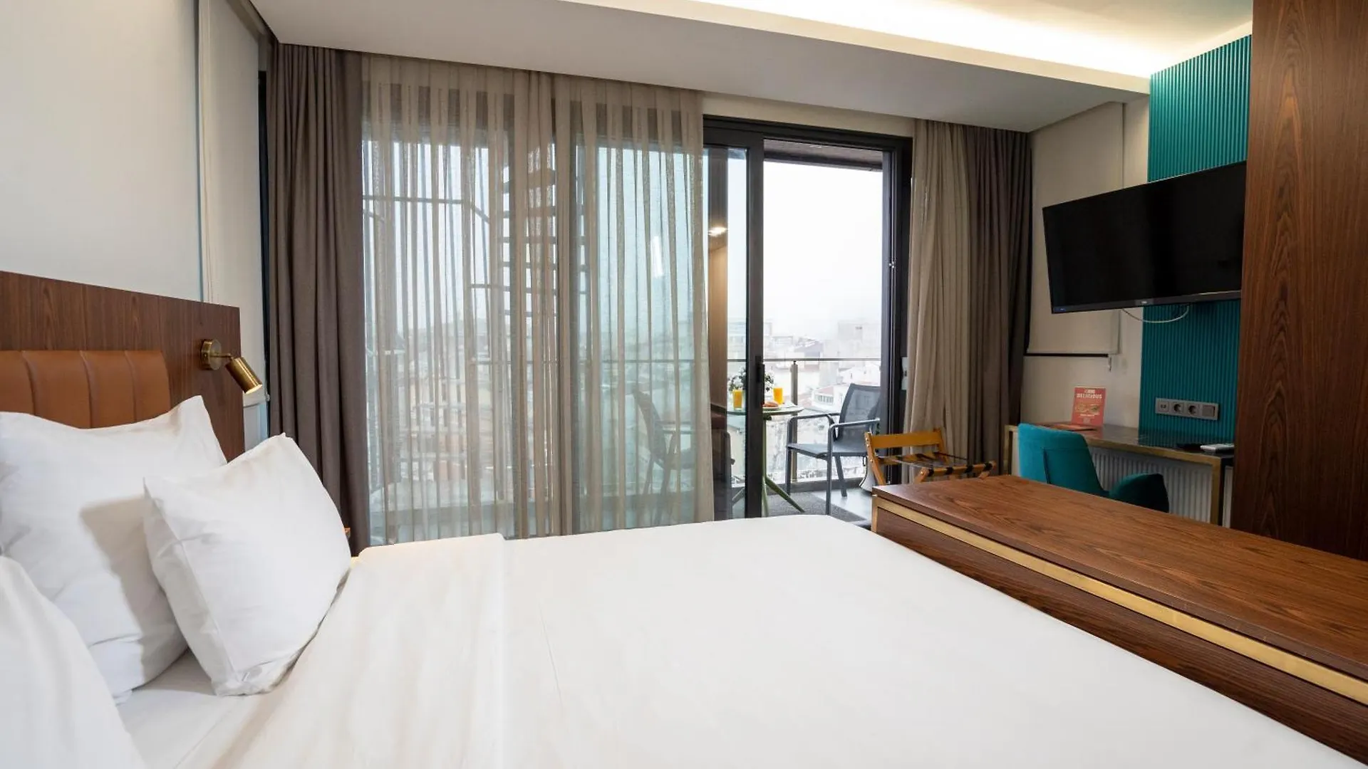 Numi Hotel Istanbul 4*,